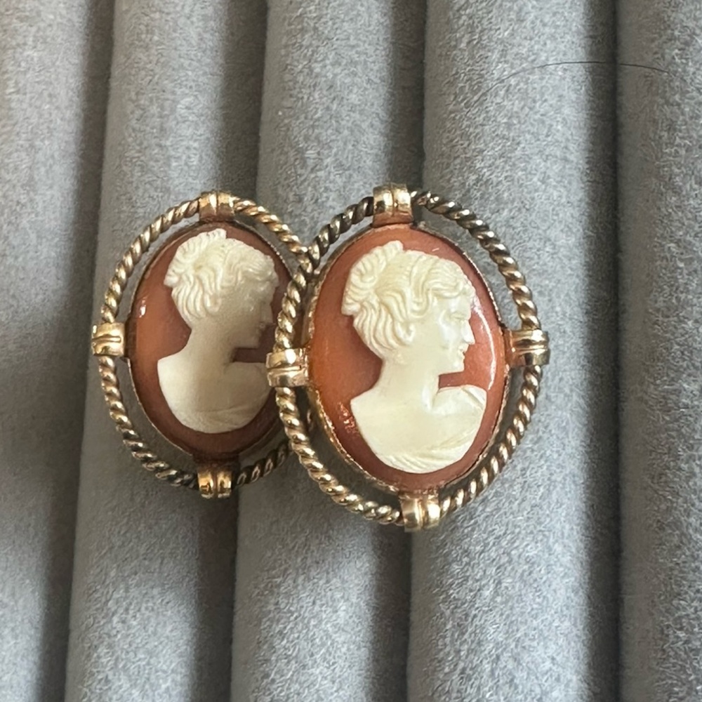 Elegant Cameo Earrings gold filled
